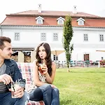 Bagolyvár Fogadó- újfalusy Márton * Zirc