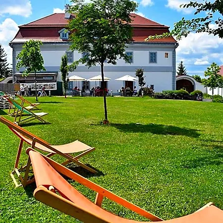 Bagolyvar Fogado- Ujfalusy Marton Vendeghaz Zirc