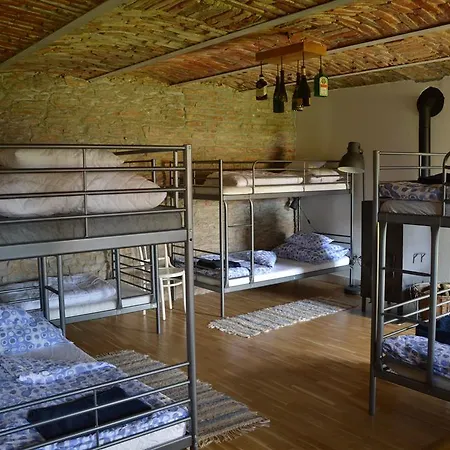 Bagolyvar Fogado- Ujfalusy Marton Vendeghaz Zirc