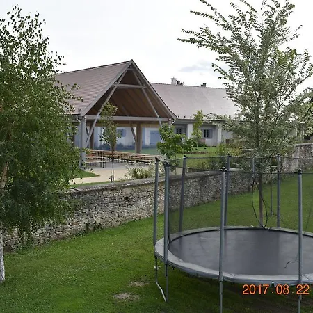 Bagolyvar Fogado- Ujfalusy Marton Vendeghaz Bed & Breakfast Zirc