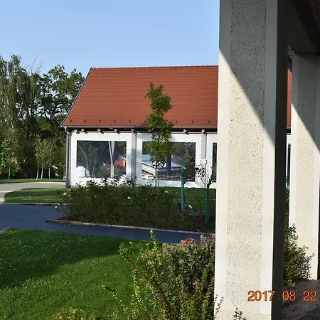 Frühstückspension Bagolyvar Fogado- Ujfalusy Marton Vendeghaz Zirc