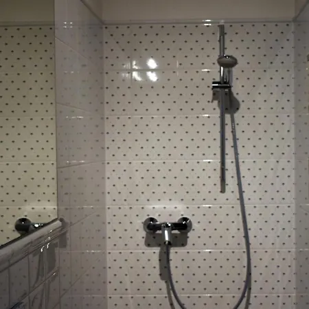 Bagolyvar Fogado- Ujfalusy Marton Vendeghaz * Zirc