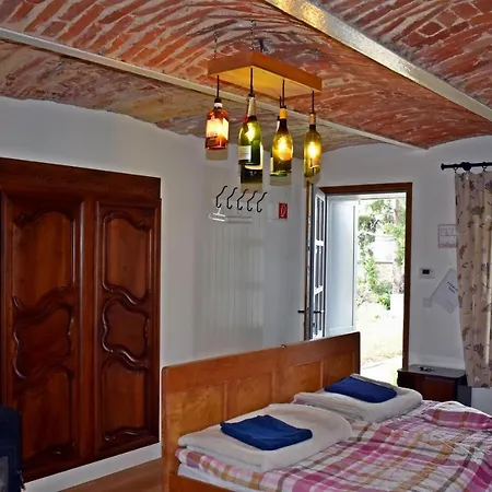 Bagolyvar Fogado- Ujfalusy Marton Vendeghaz Zirc