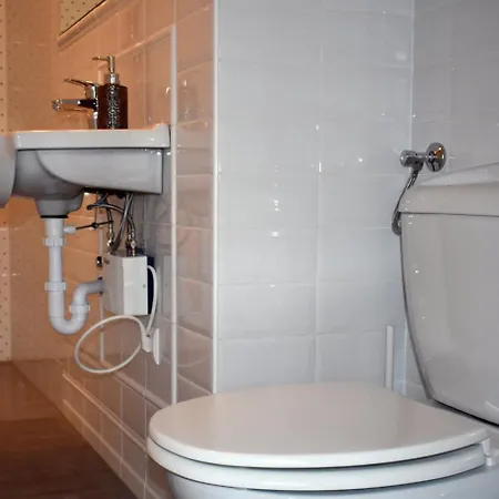 Bagolyvar Fogado- Ujfalusy Marton Vendeghaz Zirc