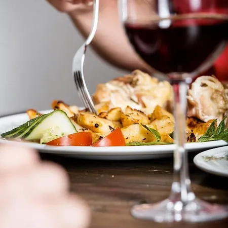 Bagolyvar Fogado- Ujfalusy Marton Vendeghaz Bed & Breakfast Zirc